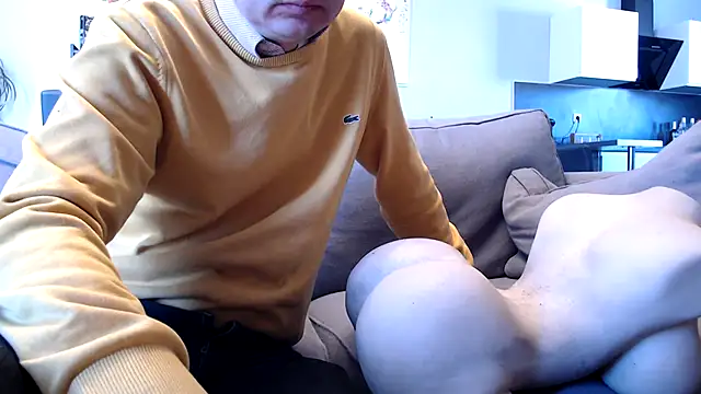 freddy0222222 online show from April 15, 11:05 am