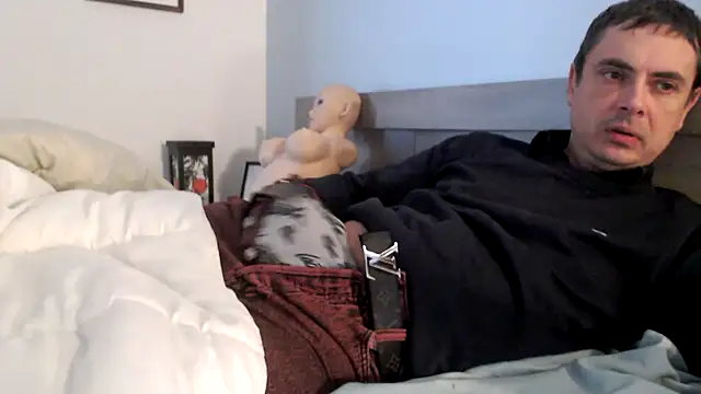 freddy0222222 online show from October 22, 10:58 am