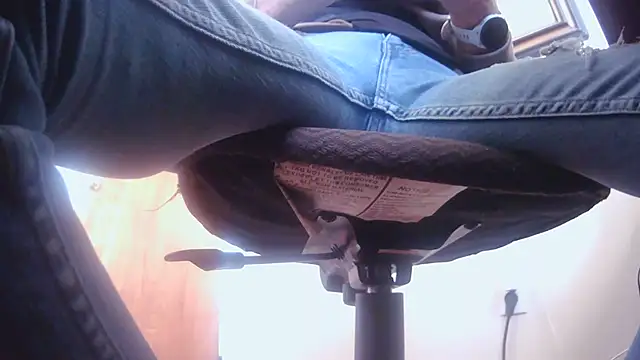 Snapshot of hottottrot691 chatting on December 3, 3:00 pm hottottrot691 online show from December 3, 3:00 pm