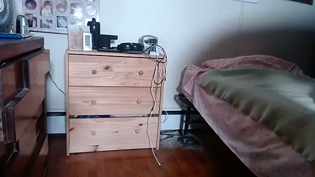 Snapshot of hottottrot691 chatting on October 31, 6:43 am hottottrot691 online show from October 31, 6:43 am