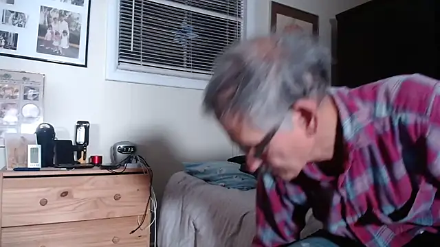 hottottrot691 online show from December 21, 12:35 am