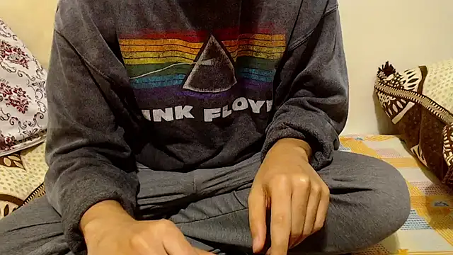 Snapshot of Alexdelarge323 chatting on November 28, 10:37 am Alexdelarge323 online show from November 28, 10:37 am