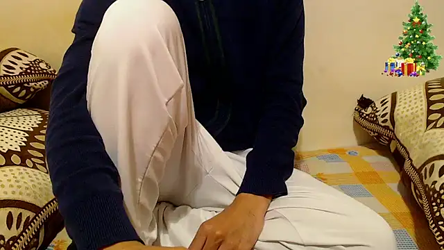 Snapshot of Alexdelarge323 chatting on December 3, 10:58 am Alexdelarge323 online show from December 3, 10:58 am