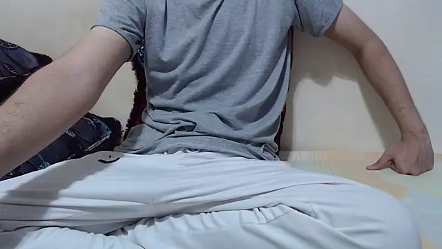 Snapshot of Alexdelarge323 chatting on July 13, 2:27 pm Alexdelarge323 online show from July 13, 2:27 pm
