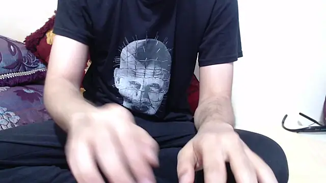 Snapshot of Alexdelarge323 chatting on June 12, 2:26 pm Alexdelarge323 online show from June 12, 2:26 pm