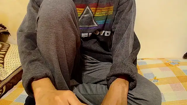 Snapshot of Alexdelarge323 chatting on November 27, 10:37 am Alexdelarge323 online show from November 27, 10:37 am