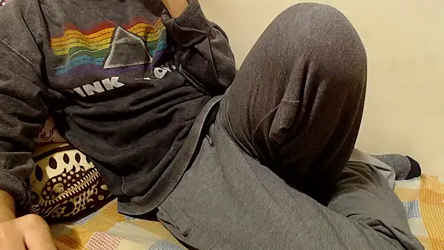 Snapshot of Alexdelarge323 chatting on November 26, 10:37 am Alexdelarge323 online show from November 26, 10:37 am