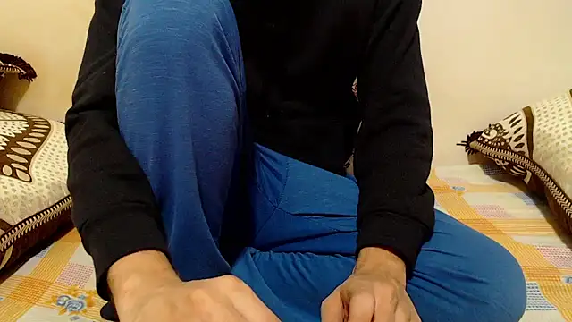 Snapshot of Alexdelarge323 chatting on December 2, 11:56 am Alexdelarge323 online show from December 2, 11:56 am