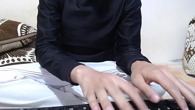 Alexdelarge323 online show from April 7, 3:58 pm