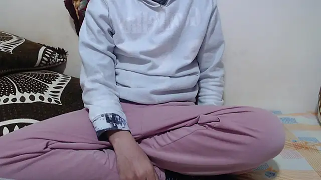 Alexdelarge323 online show from March 4, 1:30 pm