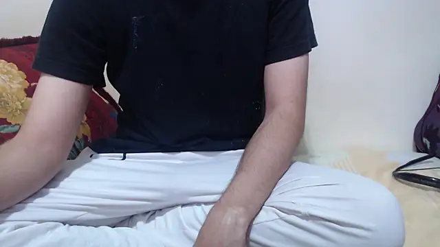 Snapshot of Alexdelarge323 chatting on June 15, 2:50 pm Alexdelarge323 online show from June 15, 2:50 pm