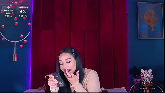 MadyLuxxx online show from April 14, 6:46 pm