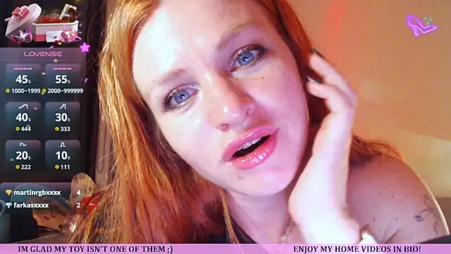 Cassie Wild online show from June 15, 1:33 pm