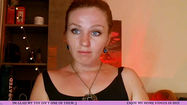 Cassie Wild online show from August 4, 1:15 pm