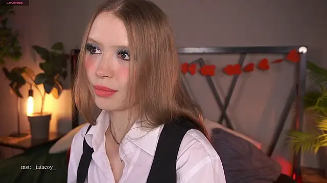 Snapshot of TataCoy chatting on February 13, 1:44 pm TataCoy online show from February 13, 1:44 pm