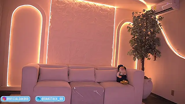 Dakota Lee online show from November 15, 4:27 am