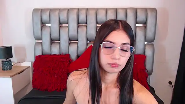 Natasha Ferrec online show from February 25, 11:15 pm