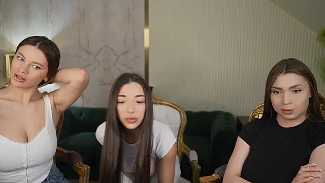 Jasmine Flow online show from March 10, 11:58 am