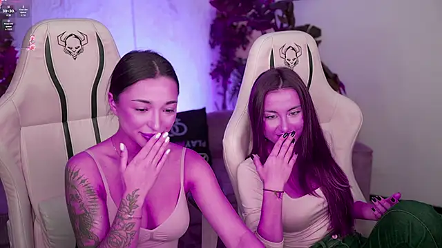 Snapshot of Jasmine_Flow chatting on October 24, 7:18 am Jasmine Flow online show from October 24, 7:18 am