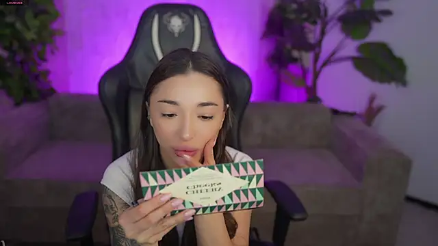 Jasmine Flow online show from February 20, 9:00 am