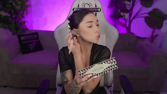 Jasmine Flow online show from March 3, 8:43 am