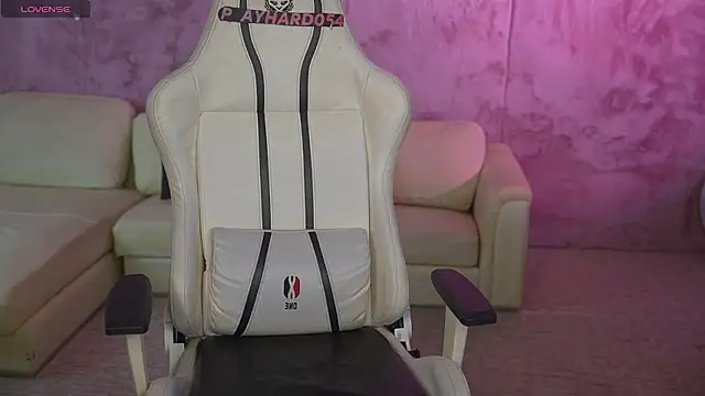 Jasmine Flow online show from April 18, 7:22 am