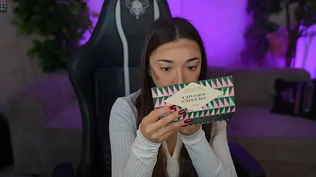 Snapshot of Jasmine_Flow chatting on November 15, 8:07 am Jasmine Flow online show from November 15, 8:07 am