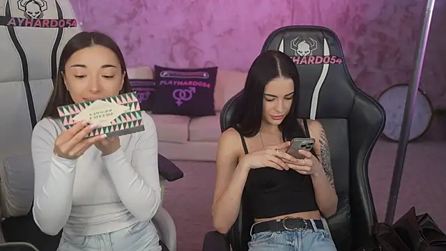 Jasmine Flow online show from April 17, 7:33 am