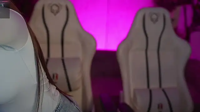 Jasmine Flow online show from December 23, 8:13 am