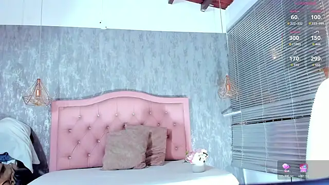 naomidibello online show from June 2, 1:33 pm