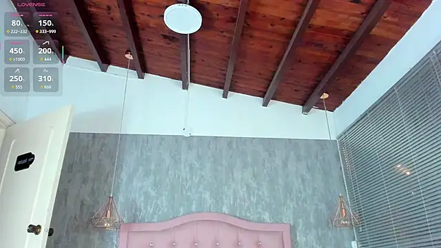 naomidibello online show from April 7, 1:02 pm