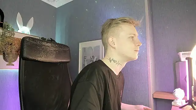 AlexxSweet online show from March 22, 6:48 am