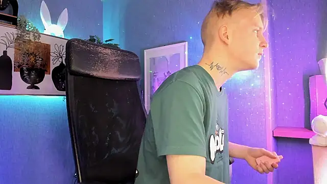 AlexxSweet online show from February 21, 6:48 am