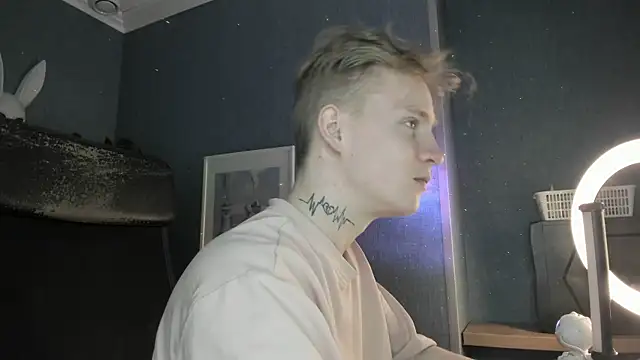 AlexxSweet online show from April 5, 6:53 am