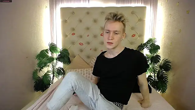 Snapshot of AlexxSweet chatting on March 23, 5:10 am AlexxSweet online show from March 23, 5:10 am