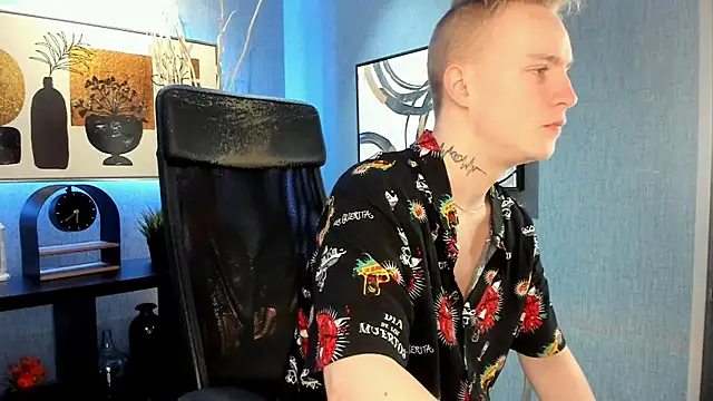 Snapshot of AlexxSweet chatting on March 15, 6:36 am AlexxSweet online show from March 15, 6:36 am