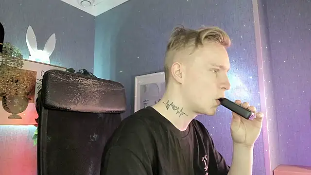 AlexxSweet online show from March 21, 6:03 am