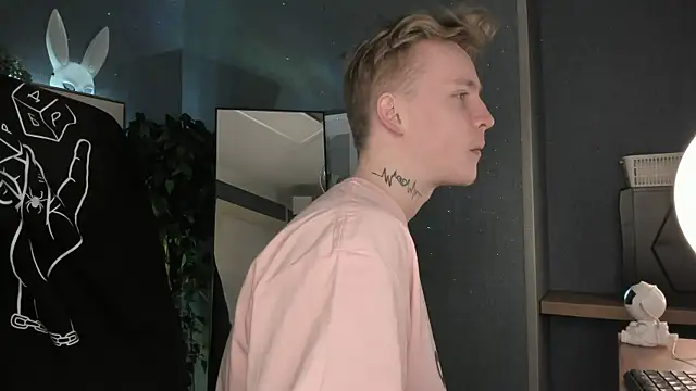 AlexxSweet online show from April 12, 6:49 am