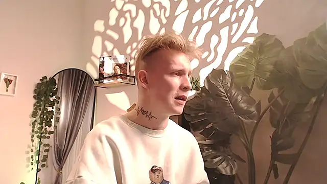 AlexxSweet online show from April 25, 7:11 am