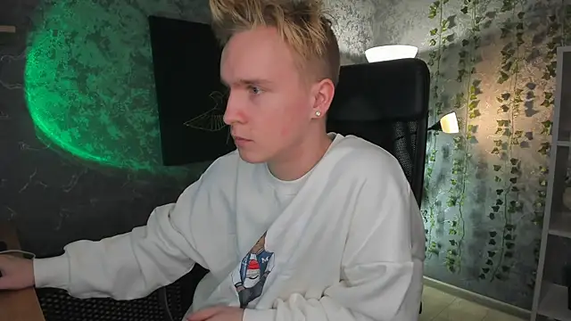 Snapshot of AlexxSweet chatting on January 18, 6:34 am AlexxSweet online show from January 18, 6:34 am
