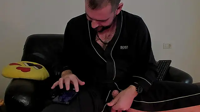 Snapshot of KingMalcom chatting on October 20, 4:29 pm KingMalcom online show from October 20, 4:29 pm