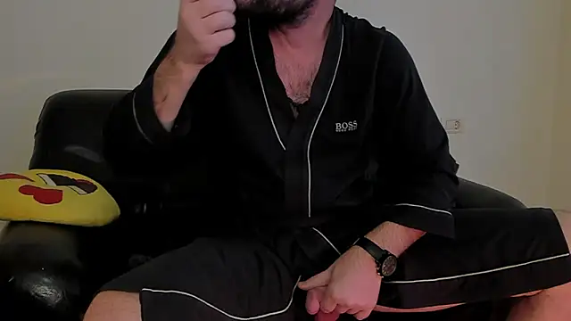 Snapshot of KingMalcom chatting on October 27, 11:44 am KingMalcom online show from October 27, 11:44 am