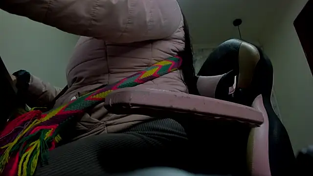 nalalye cruzz  online show from November 21, 3:05 am