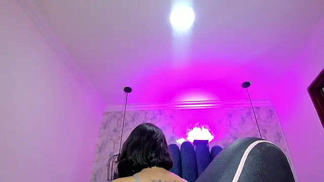 Snapshot of nalalye_cruzz_ chatting on February 12, 2:33 am nalalye cruzz online show from February 12, 2:33 am