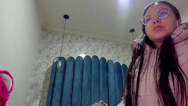nalalye cruzz  online show from October 10, 3:07 am