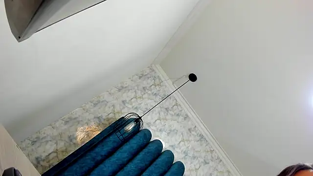 nalalye cruzz  online show from April 2, 2:19 am