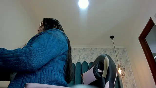 nalalye cruzz  online show from October 8, 2:46 am