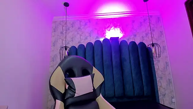 Snapshot of nalalye_cruzz_ chatting on February 6, 2:40 am nalalye cruzz online show from February 6, 2:40 am