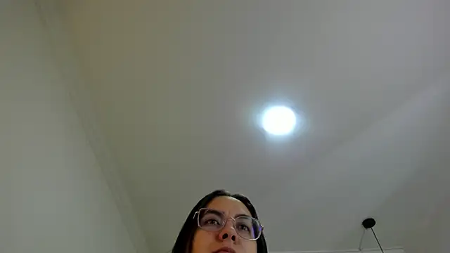 nalalye cruzz  online show from April 19, 3:07 am