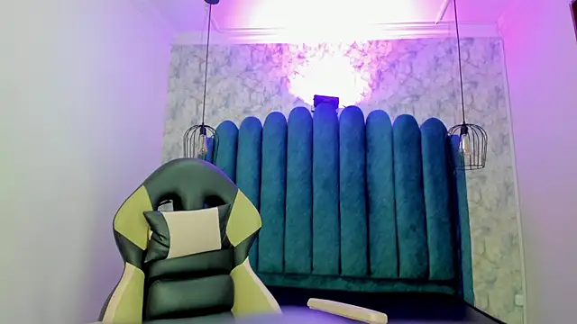 nalalye cruzz  online show from November 12, 3:10 am